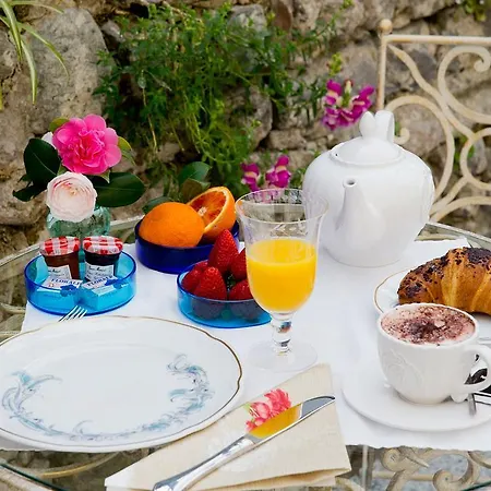 Bed and breakfast Boutique Sarnia 2*